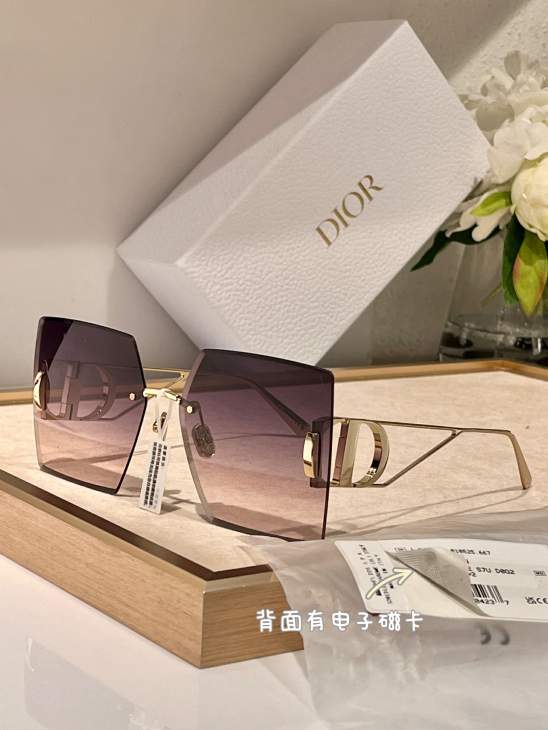 Picture of Dior Sunglasses _SKUfw76705657fw